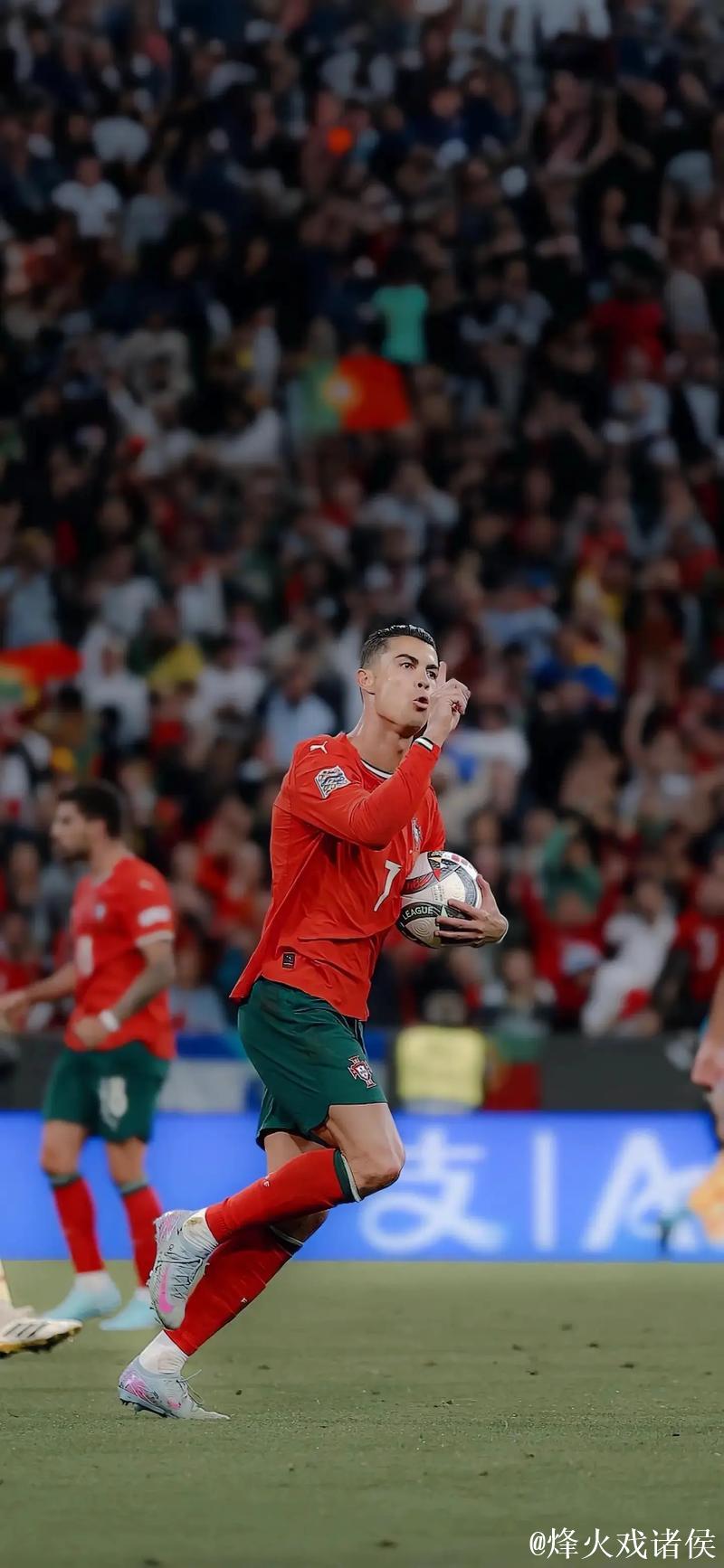 新老对决C罗PK亚马尔!"双牙"决战难逃平局魔咒